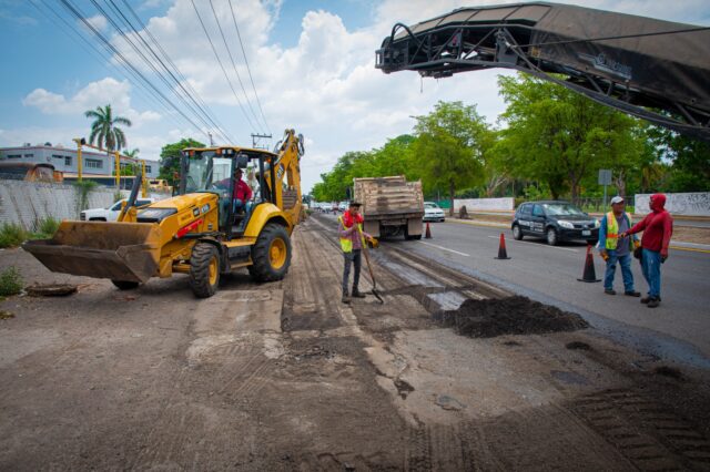 Continúa la renovación vial en el bulevar Pedro Infante y el fraccionamiento Prados del Sol II