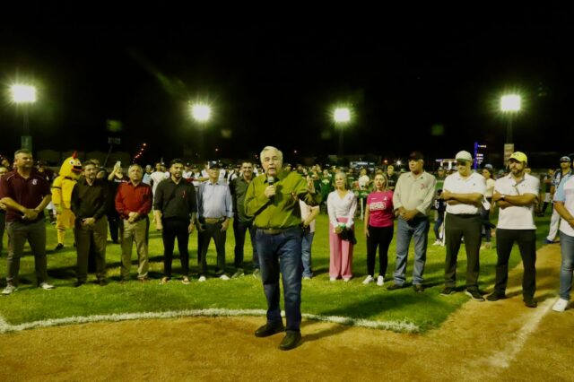 Rocha pone en marcha el cuadrangular de béisbol Copa Gobernador en Guamuchil