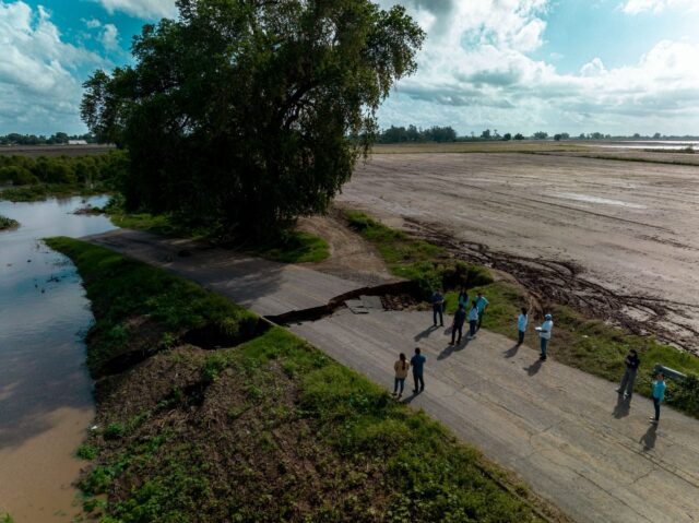 Se lleva un avance del 25 por ciento en arreglo de caminos y carreteras dañadas por huracán Norma